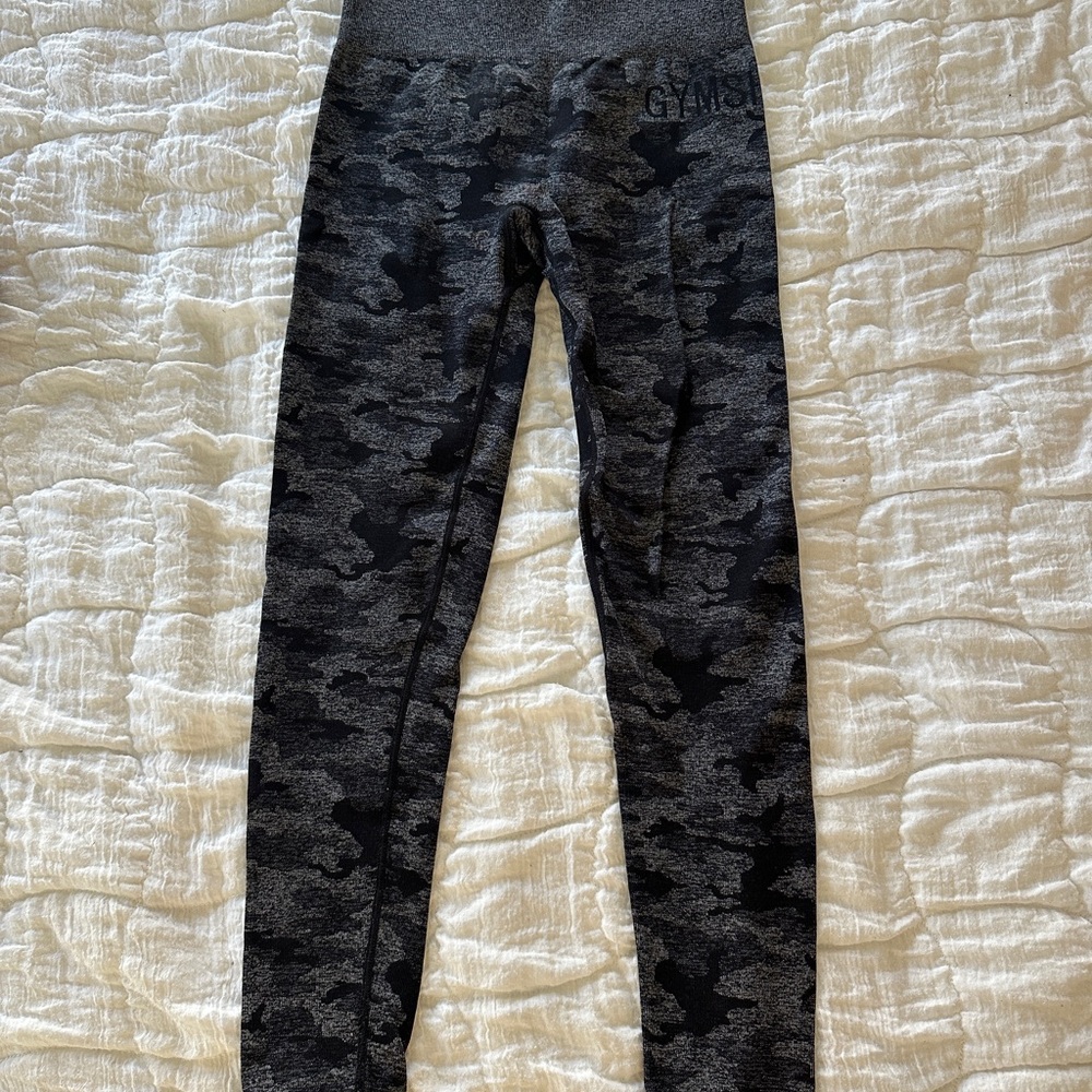 GYMSHARK Camo Leggings - Black and Gray